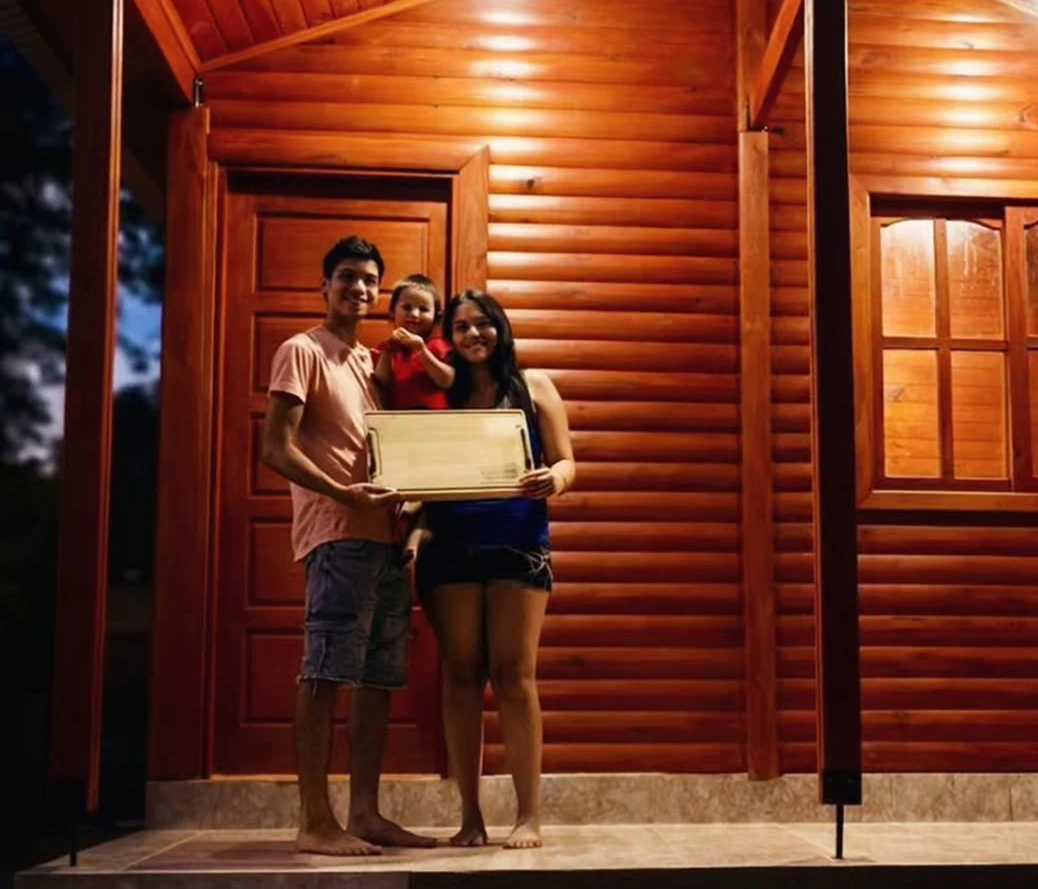 Natalia y familia, anfitriones de Apart La Colina